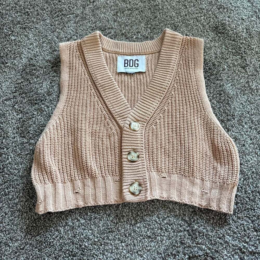 BDG Urban Outfitters Cream Knit Cropped Sweater Vest — Distressed Hem, Size S